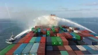 60 מכולות ניזוקו באש על ה"Hanjin Green Earth"