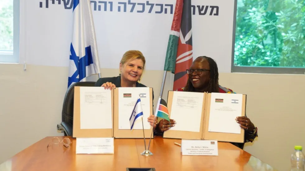 השרה ברביבאי ועמיתתה מקניה, בטי מיינה. לטובת הגדלת היצוא לאפריקה צילום: מיכאל דימנשטיין