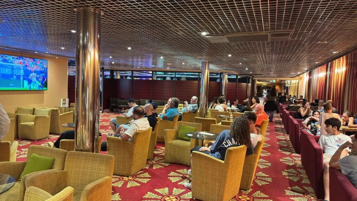 מונדיאל בלב ים: ה״קראון איריס״ של מנו ספנות נערכת להקרנת משחק הגמר הלילה
