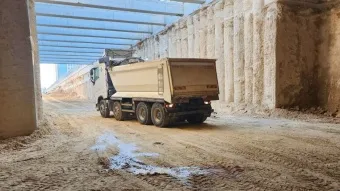 משאית ועבדת בפרויקט המטרו של נת״ע. תמונה מעמוד הפיסבוק של נת״ע