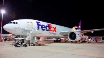 חברת FedEx העולמית נערכת לטיפול במעל 25 מיליון משלוחים ביום