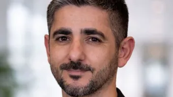 שכר הסרבנות: אנייה צרפתית ראשונה חצתה את מיצרי הורמוז בחסות איראנית