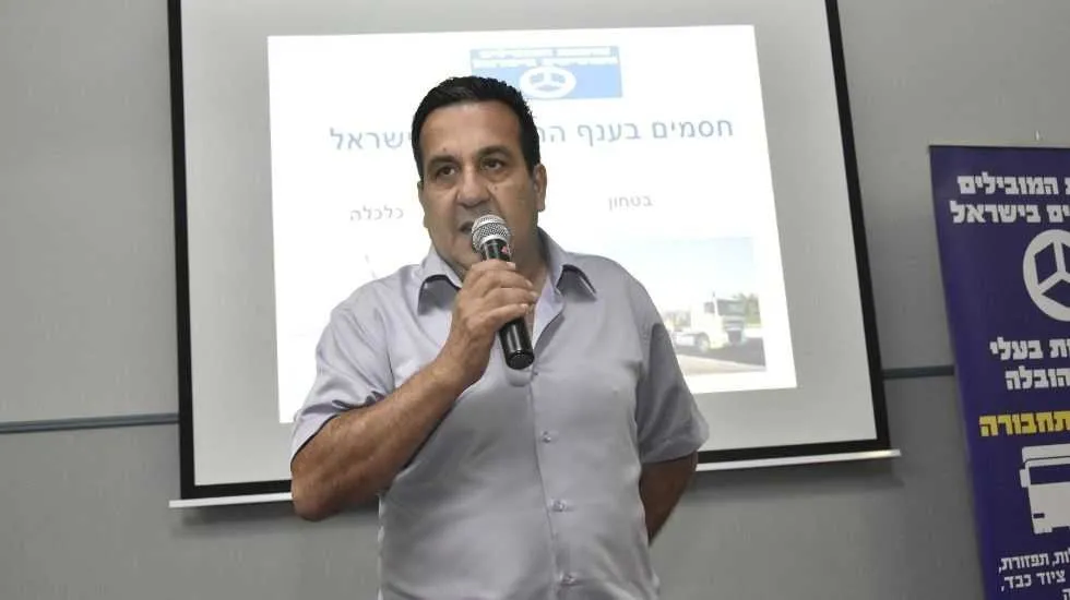 גבי בן הרוש. הנושא נמצא על סדר היום 10 שנים ואף אחד לא עושה דבר 