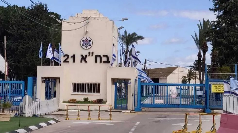 הכניסה לבסיס חיל אוויר. יפונה לטובת הקמת פארק לוגיסטי 