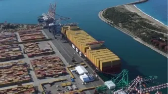 אניית MSC בנמל ג׳ויה טארו באיטליה