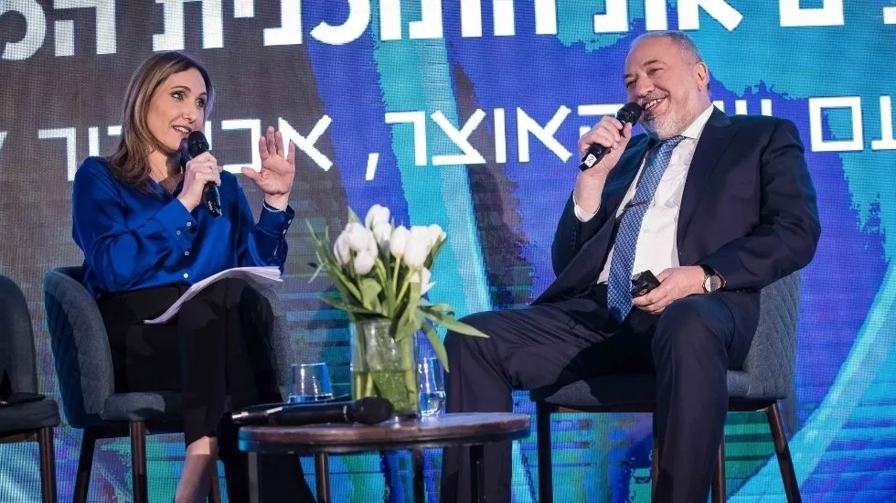 שר האוצר אביגדור ליברמן בוועידת המפרץ