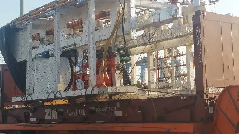 המטען החריג נפרק מהאנייה. צילום: יח"צ 