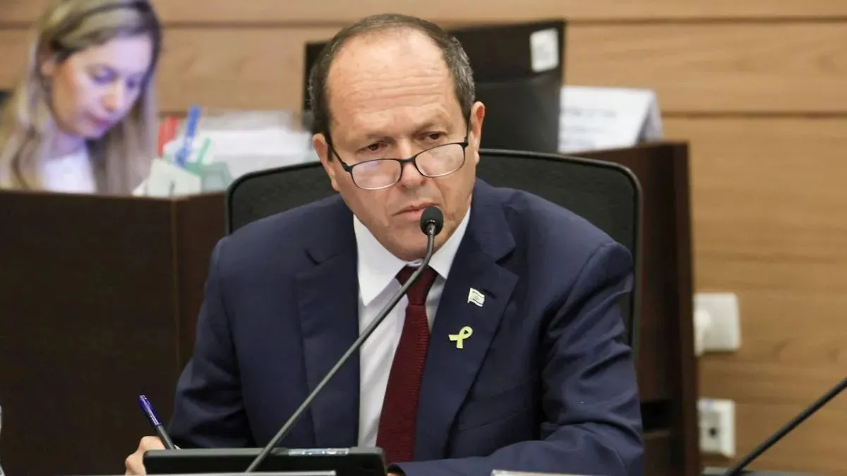 שר הכלכלה: אין צורך באגירה, המלאים קיימים והמערכות פועלות