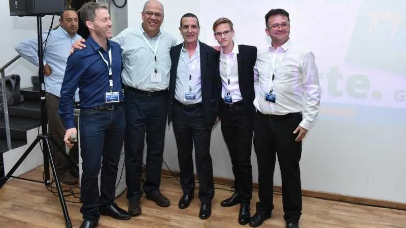 הזוכים בפרס ״חביב הקהל״. שני מימין: שון גלנצן, יזם בן 16 
