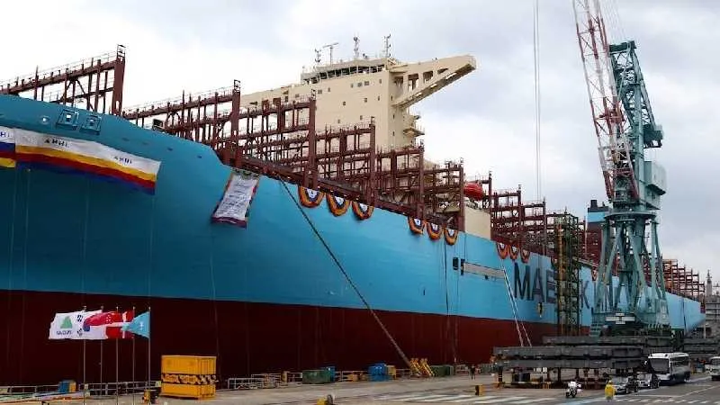 אניית הענק Maersk Horsburgh