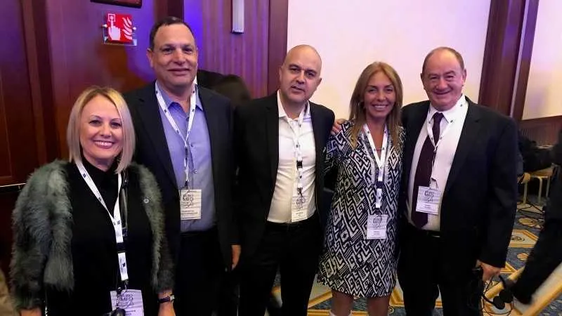 מימין: שלמה מאיר, אליצ׳ה פרנקל, רפי וויטנברג, איציק בלומנטל ורוזה זוננשטיין