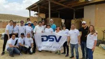 חברת DSV: פעילות התנדבותית בחווה החקלאית בירוחם