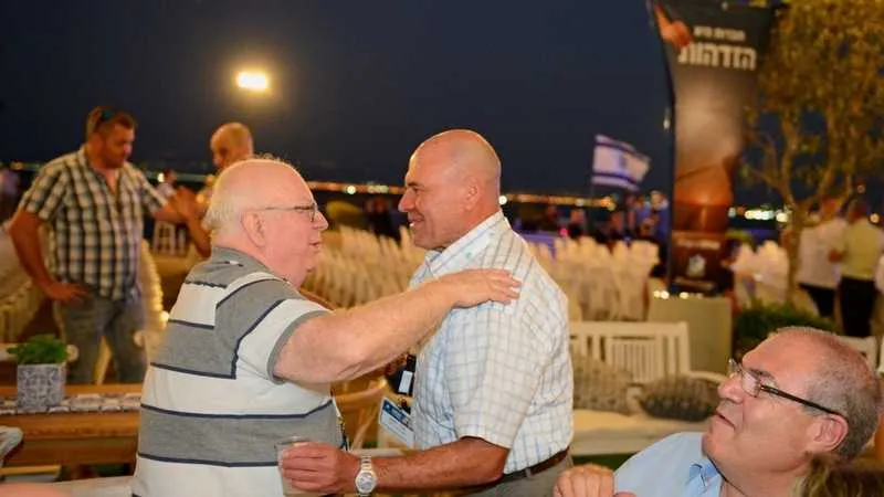 יגאל מאור, מנדי זלצמן ויורם זבה.