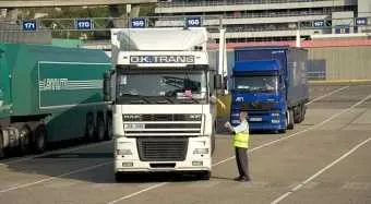 מועצת המובילים: נדחה בחודש נוסף יישום קביעת סמכות רכב ליווי