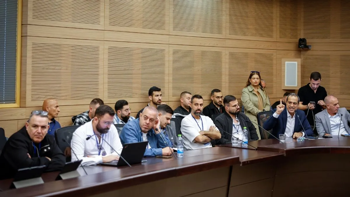 ועדת הכספים נגד שר האוצר: ״הכפלת הפטור ממע״מ - גזר דין מוות לעסקים הקטנים״