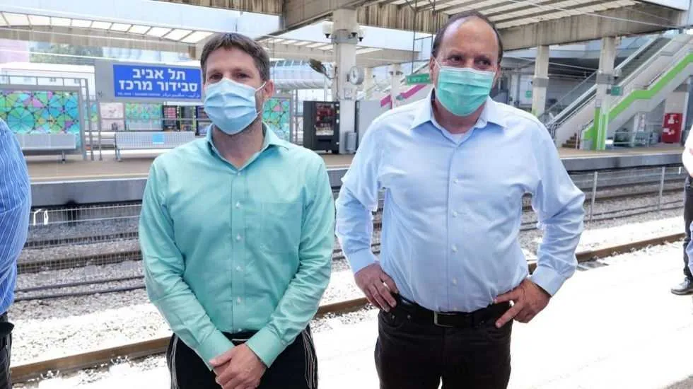 מנכ״ל רכבת ישראל, מיכה מייקסנר, ושר התחבורה בצלאל סמוטריץ׳