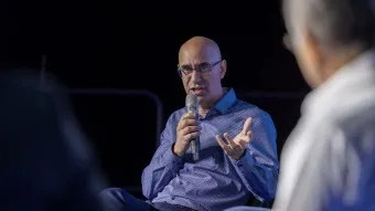 צביקה שכטרמן, מנכ״ל תעשיות מספנות. פועלים להגדיל את נפח האניות של צי החברה 