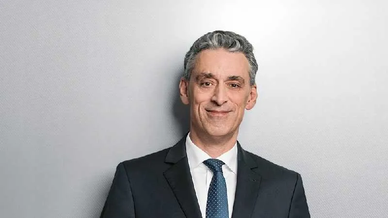 פרנק אפל. ד"ר לנוירו-ביולוגיה 