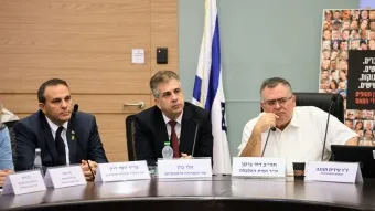 שר האנרגיה והתשתיות אלי כהן בוועדת הכלכלה של הכנסת