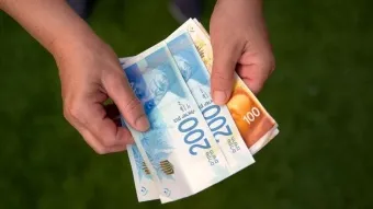 רשות המסים: 1,000 שוטרים בפשיטת ענק עקב חשד להשתלטות על מכרזי מדינה