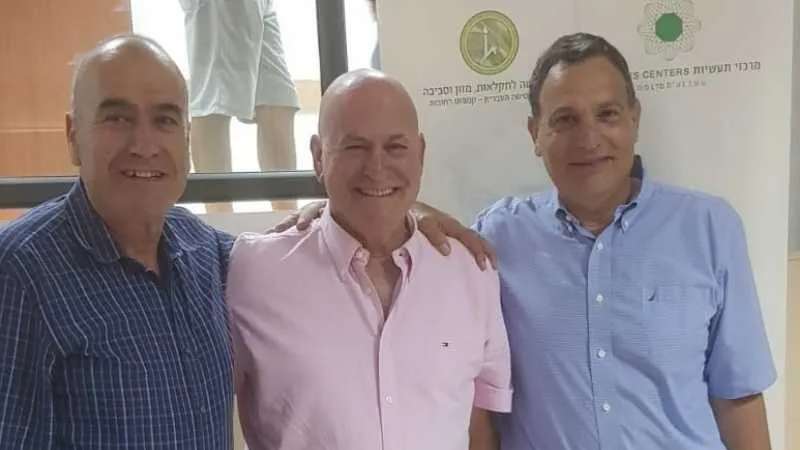 מימין: יצחק בלומנטל, ערן עומר ויום טוב סמיה צילום: ליאור שטרק