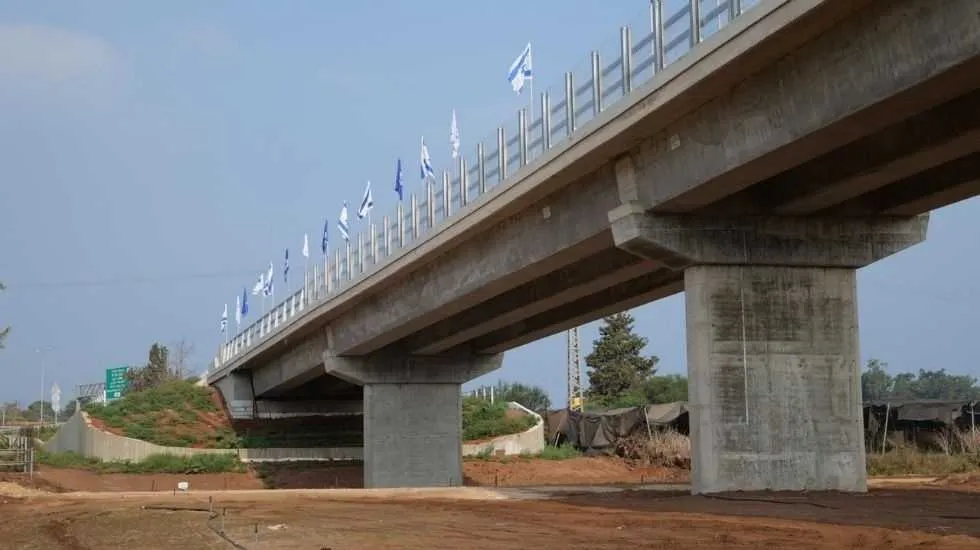 ההפרדה המפלסית. צילום:ואדים לויטן אגף ביצוע רכבת ישראל