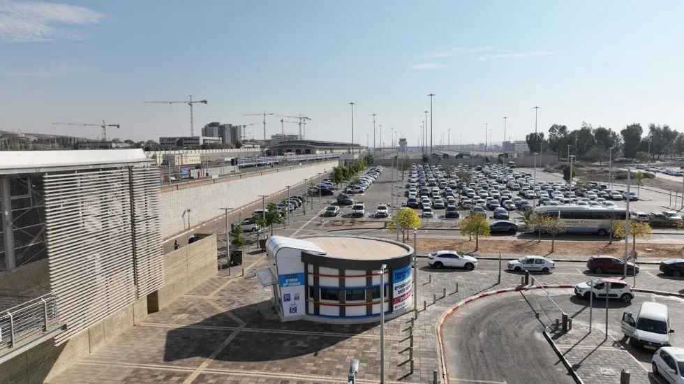 מתקן אחסון אופניים בתחנת רכבת באר שבע
