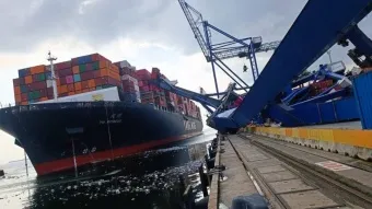 טורקיה: אניית יאנג מינג פגעה בארבעה מנופי גשר ברציף