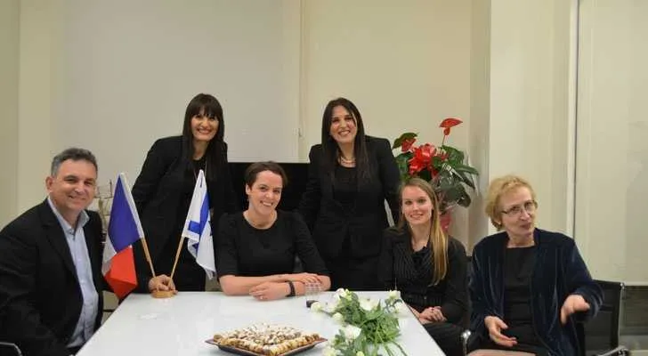 צוות אייר מייל אקספרס