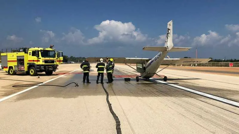 מטוס הצסנה לאחר הנחיתה 