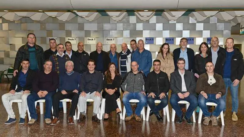 העובדים המצטיינים לצד בכירי חברת נמל חיפה 