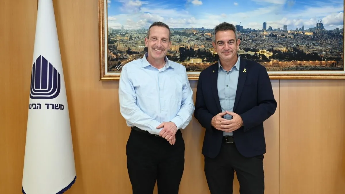 רון תומר, נשיא התאחדות התעשיינים, ואמיר ברעם צילום: אגף דוברות וקשרי ציבור, משרד הביטחון, מנכ״ל משרדה הביטחון 