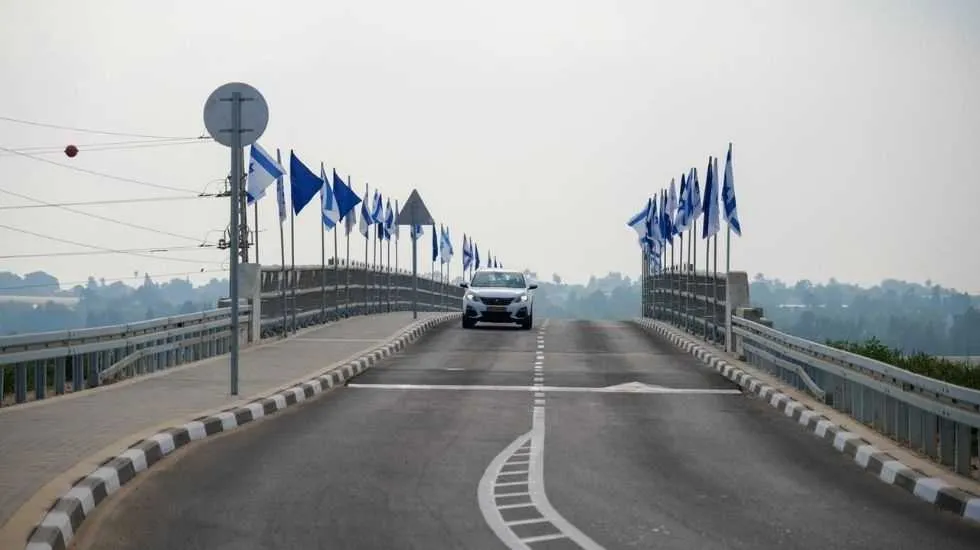 ההפרדה המפלסית. צילום:ואדים לויטן אגף ביצוע רכבת ישראל