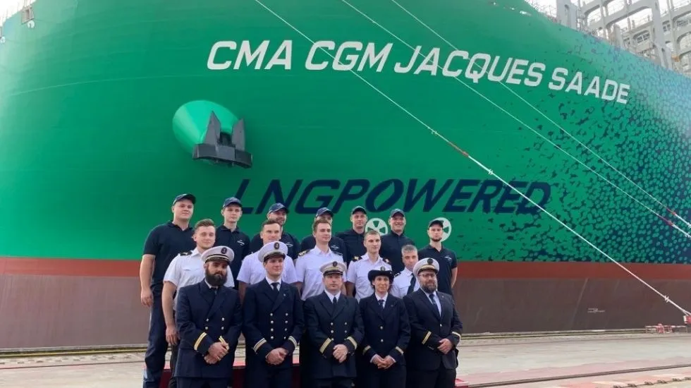 אניית מכולה מתקדמת של חברת CMA CGM הפועלת על LNG