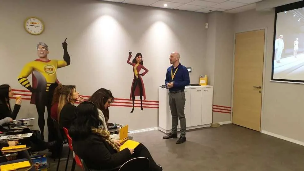יונתן איבגי, סמנכ״ל מכירות ושיווק בחברת DHL אקספרס ישראל 