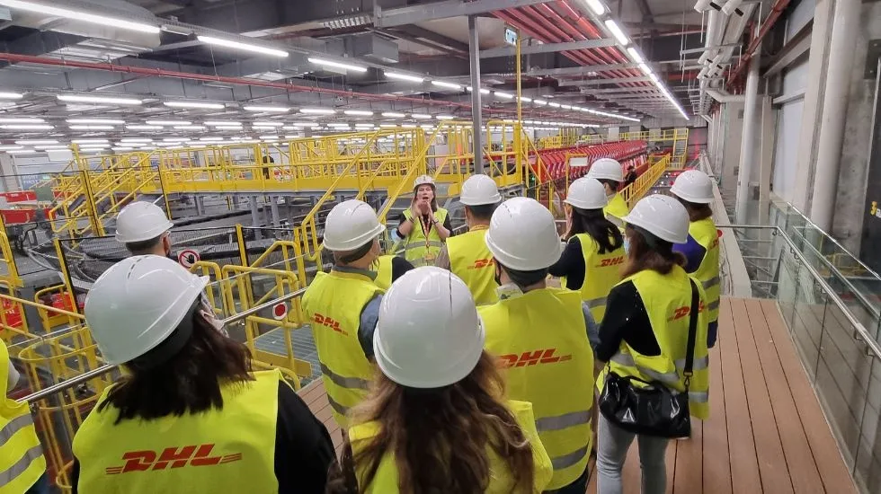 סיור במרכז המיון החדש והמתקדם של DHL