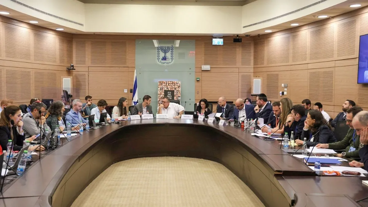 דיון בוועדת הכלכלה של הכנסת על תיקון לחוק שיקל על חברות התעופה