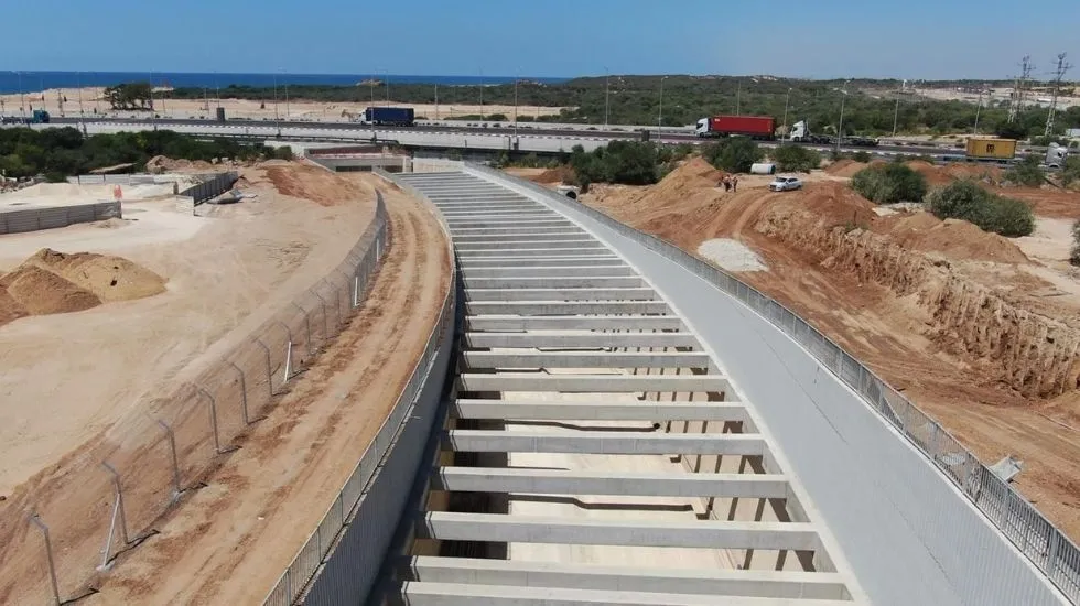 עבודות להנחת מסילת הדרום