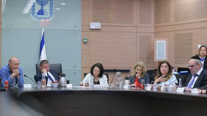 דיון בוועדת הכלכלה בהשתתפות שחר אילון וח״כ איתן כבל 