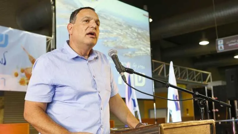 יצחק בלומנטל. פעילויות רכש חדשות