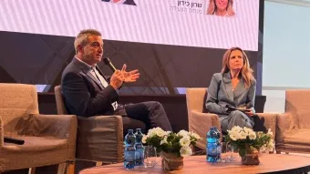 ד״ר רון תומר. אין התייחסות לשוק העבודה