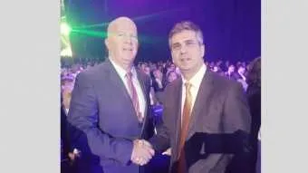 השר אלי כהן בחברת מפכ״ל משטרת ניו יורק, ג׳יימס אוניל