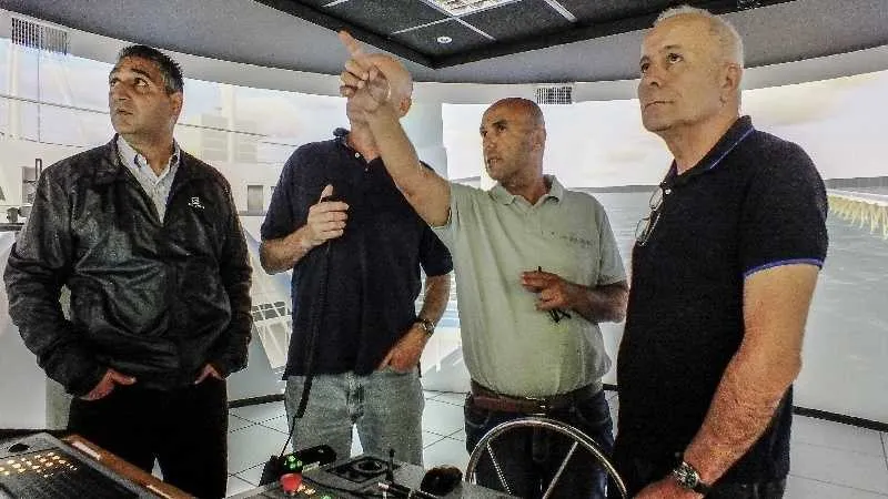 משתתפי הקורס ברשות הישראלית להכשרה ימית. צילום: זוהר פרו 