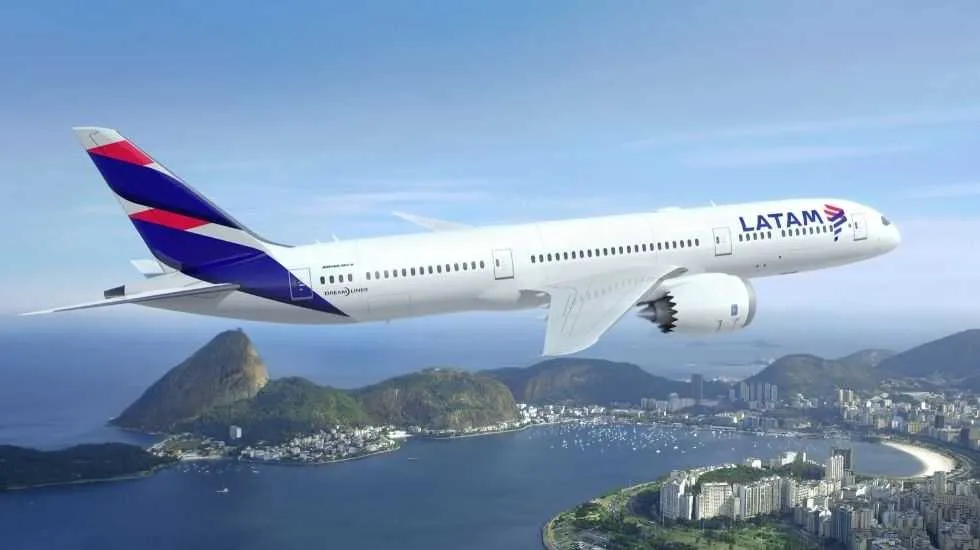 מטוס של חברת LATAM. מסלול מקוצר
