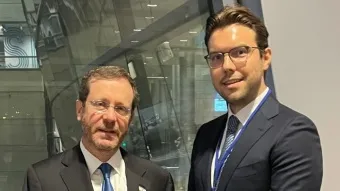 מרקוס הכנברוך, מנכ״ל קבוצת לופטהנזה בישראל, עם הנשיא הרצוג צילום: אבי יניב