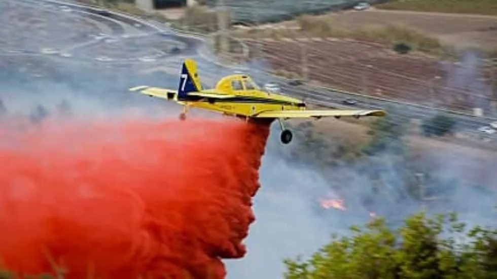 מטוס כיבוי של חברת קליר קאט