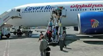 האובך משבש את התנועה האווירית והימית במצרים