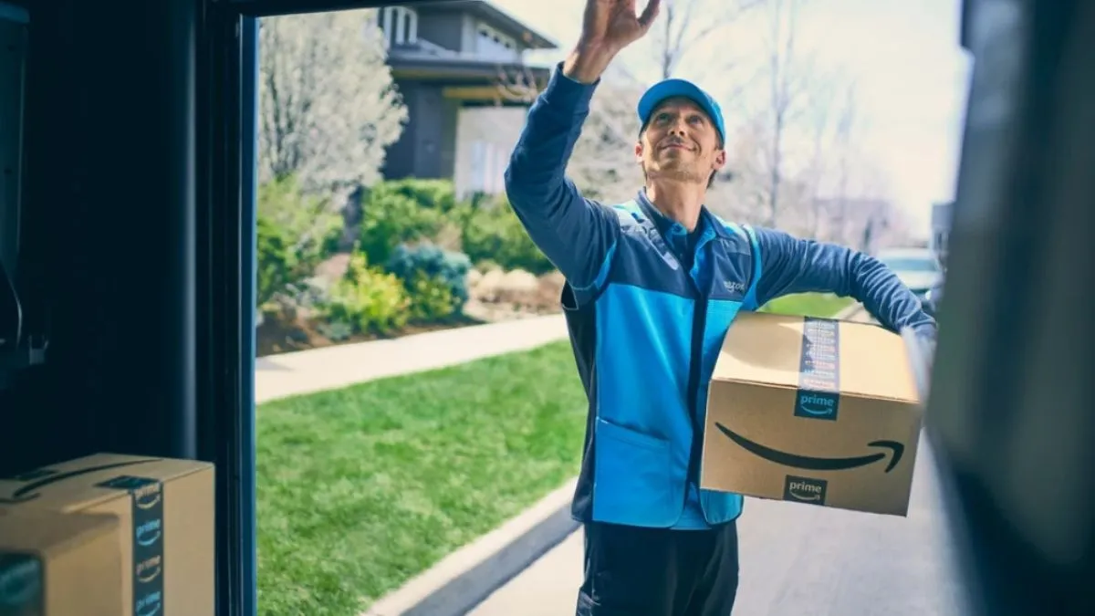 עונת השיא מתייקרת: Amazon Shipping מעלה את היטלי החגים