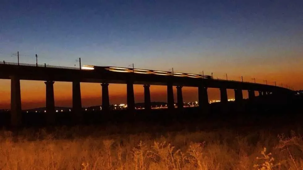 הקו המהיר פועל לפי לו״ז חדש צילום: רכבת ישראל / עופר הירש 