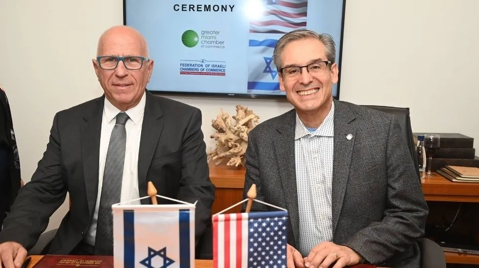  אמיר שני, סגן נשיא לשכת המסחר, ואלפרד סנצ׳ז, נשיא לשכת המסחר של מיאמי